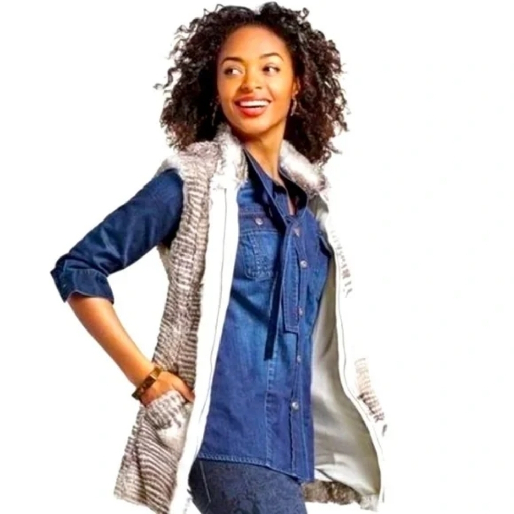 🔥CABI 3290 Waterfront Denim Button Down Shirt, Size S - Picture 4 of 8